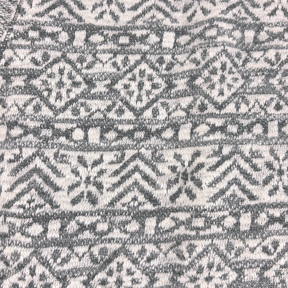 Gray Cowl Neck Sweater with Textured Knit - Picture 3 of 7